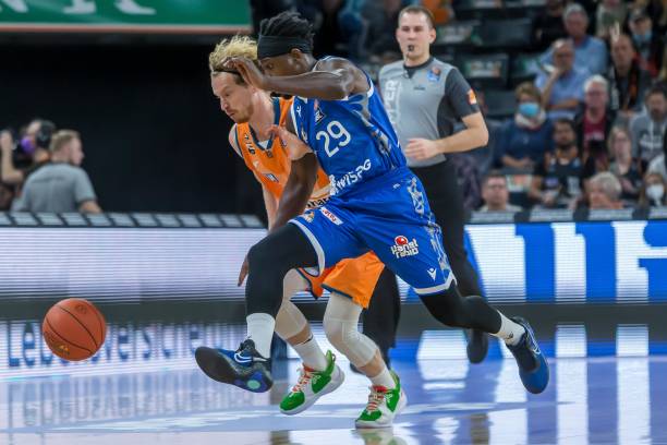 [德甲]第17轮：莱比锡VS法兰克福.