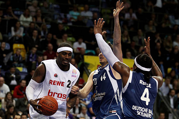 阵容重建及 阵容重建及