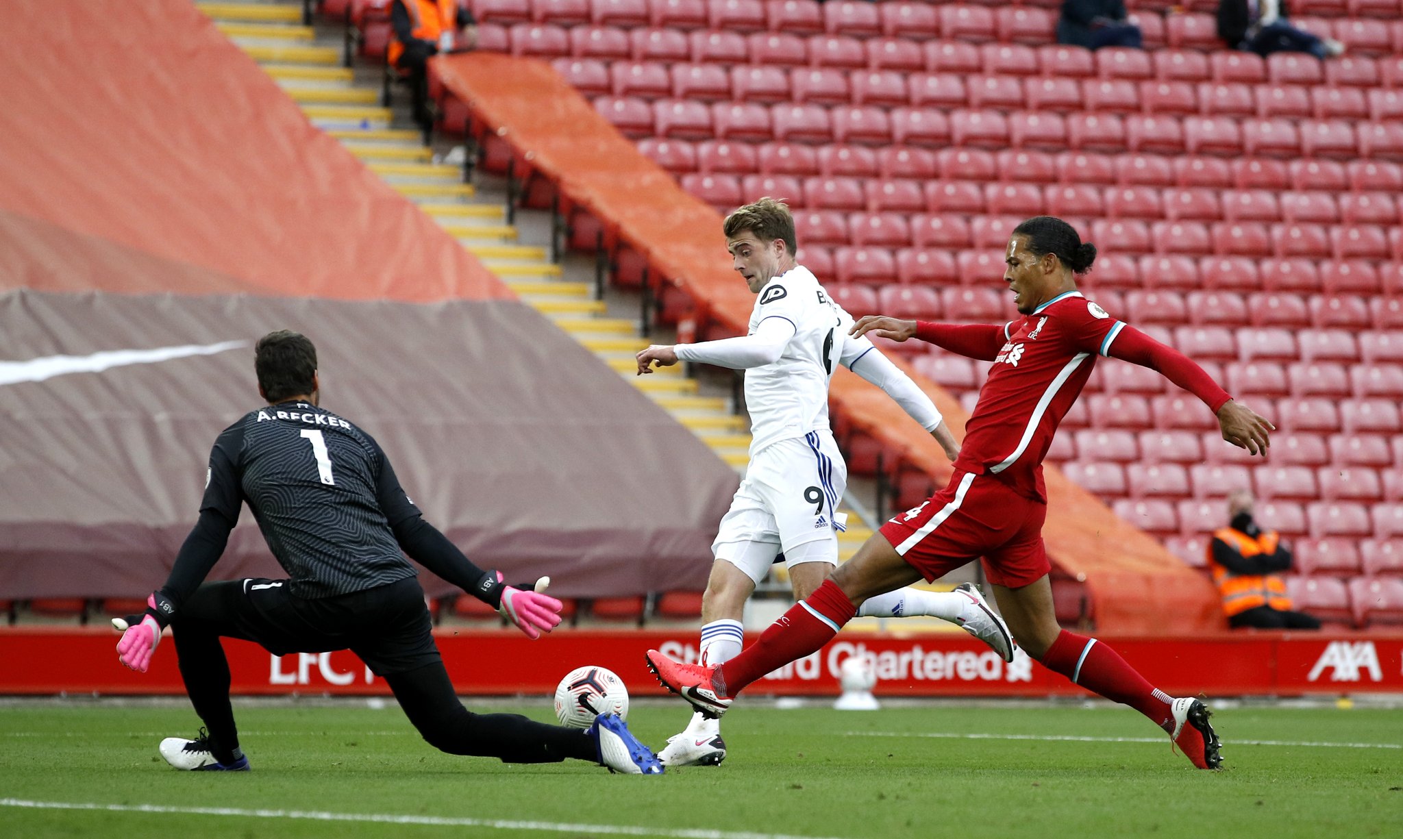 富伊镇的进 富伊镇的进