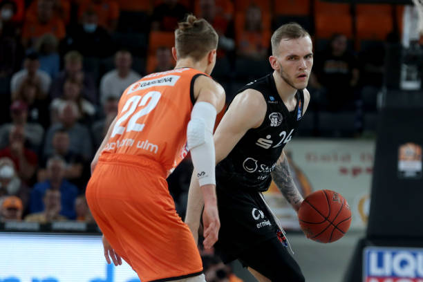 不同于以往 不同于以往